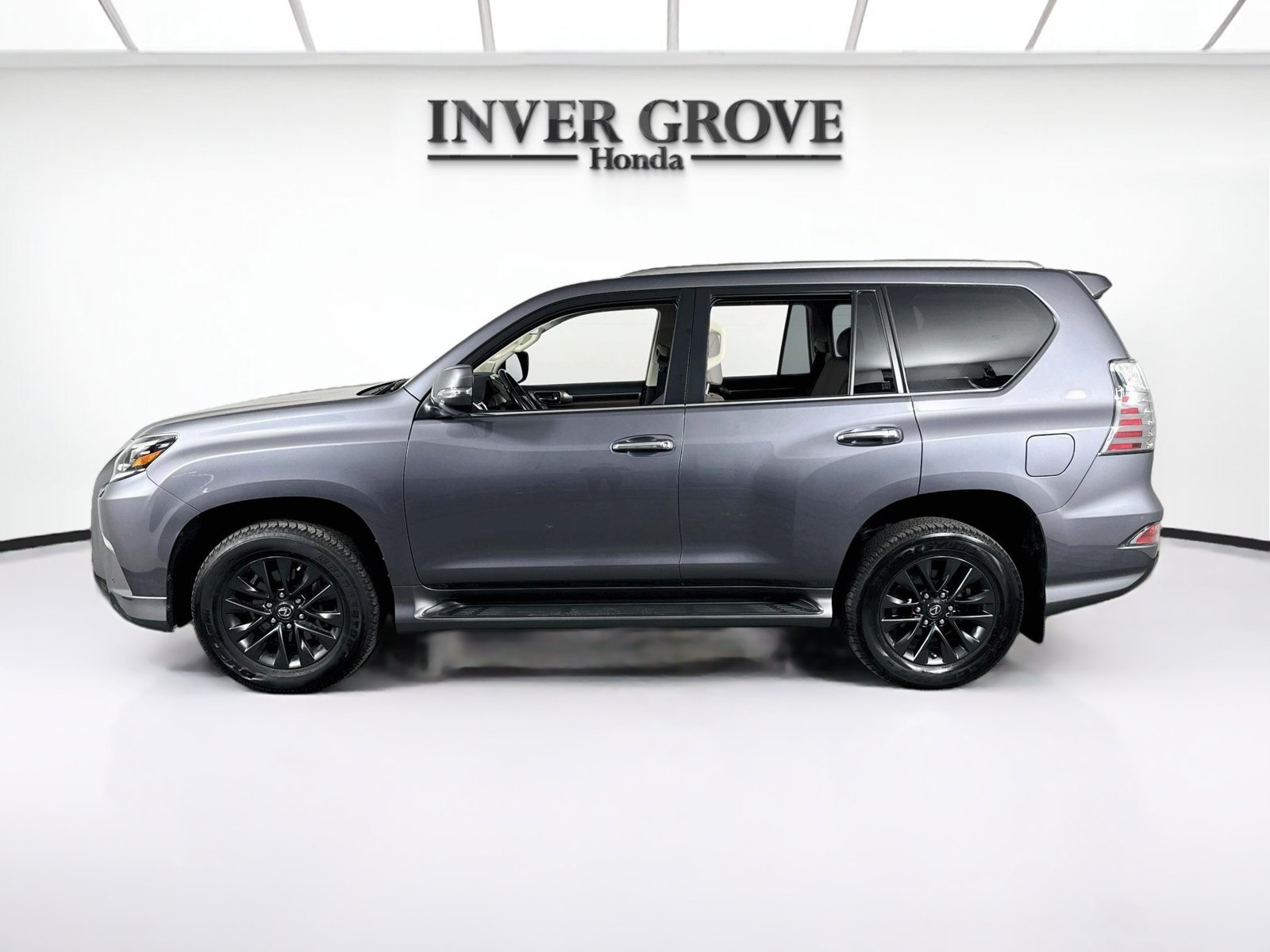Used 2021 Gray Pearl Lexus 460 image 8