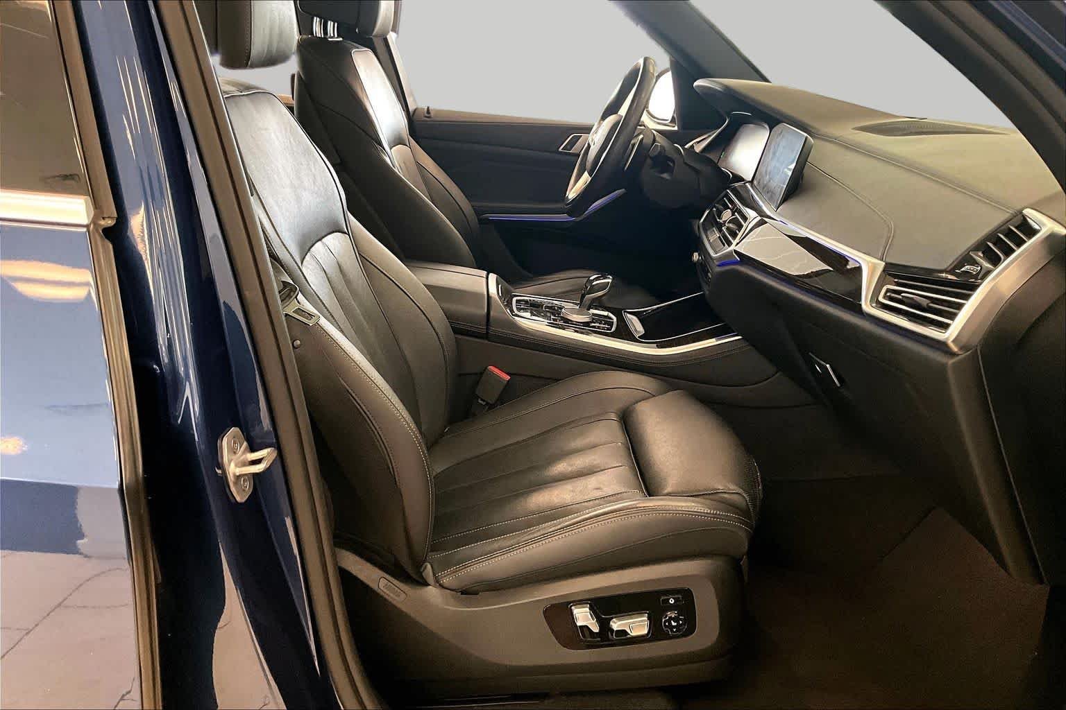 Used 2019 Phytonic Blue Metallic BMW xDrive40i image 8