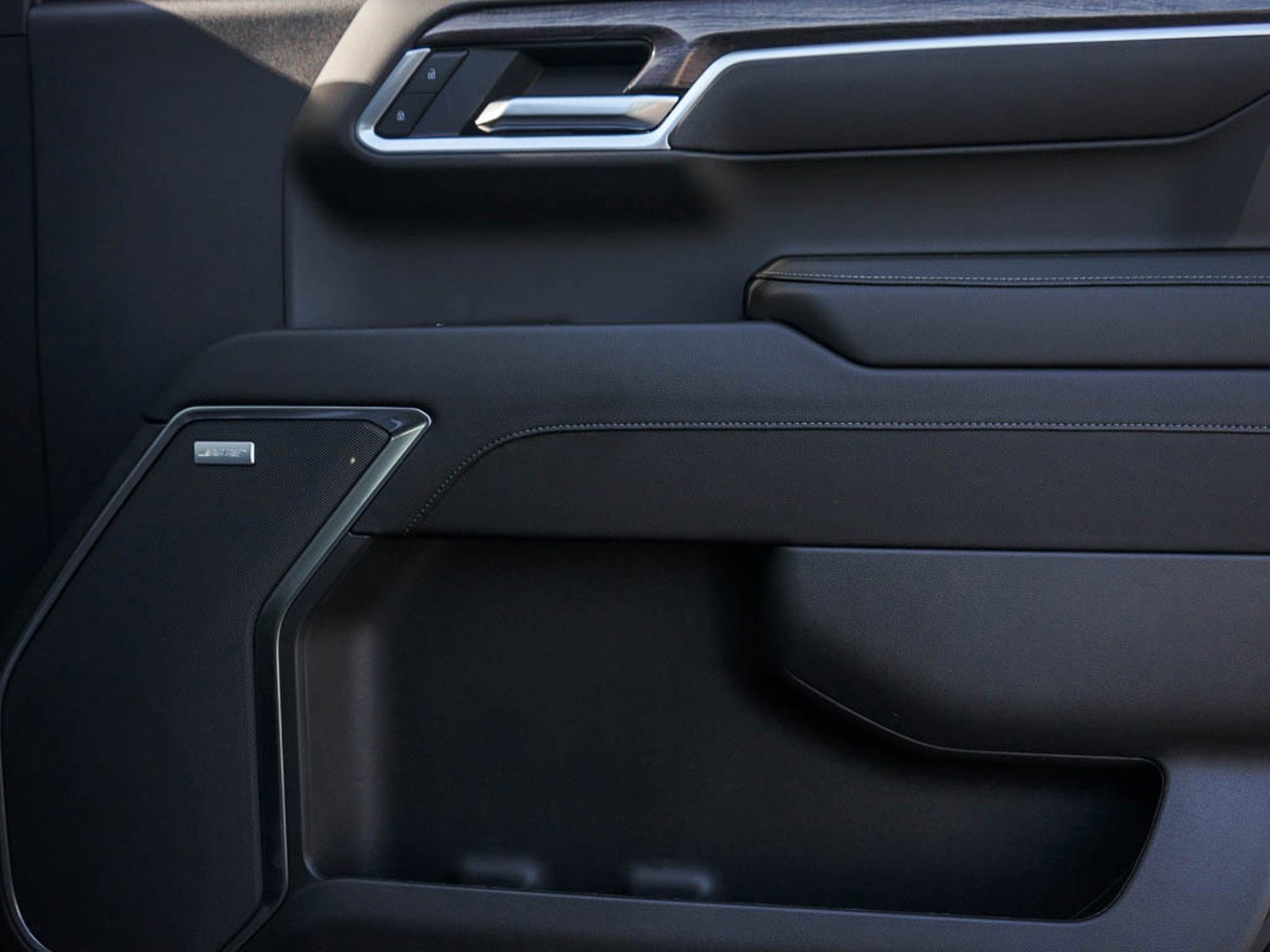 2025 Chevrolet Silverado 1500 LTZ - Photo 7