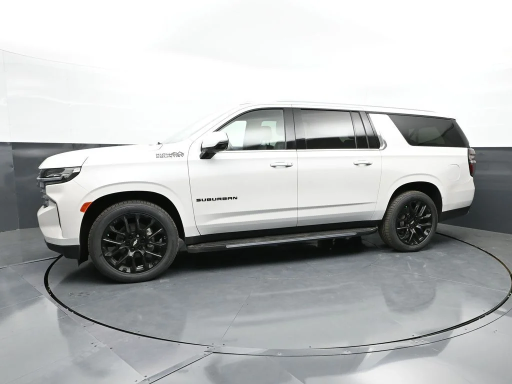 Used 2022 Beige Chevrolet High Country image 35