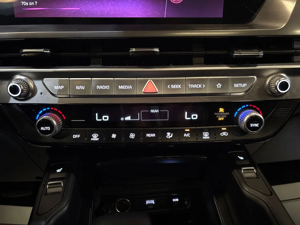 Used 2025 Black Kia S image 18