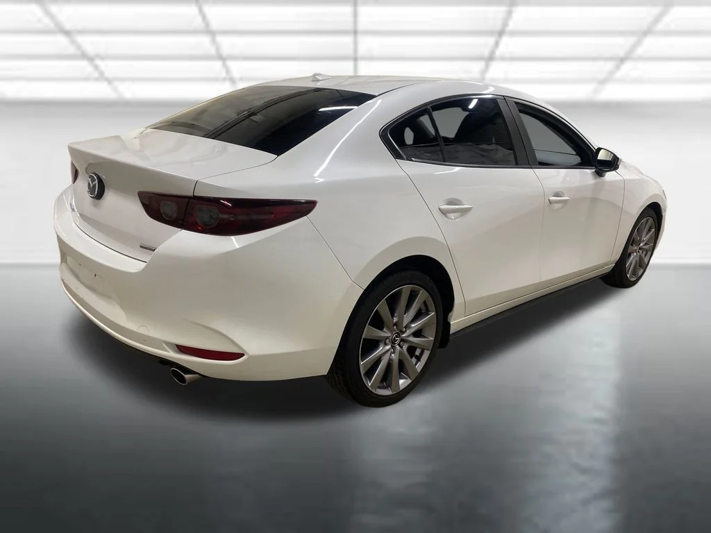 Used 2020 White Mazda Preferred image 8