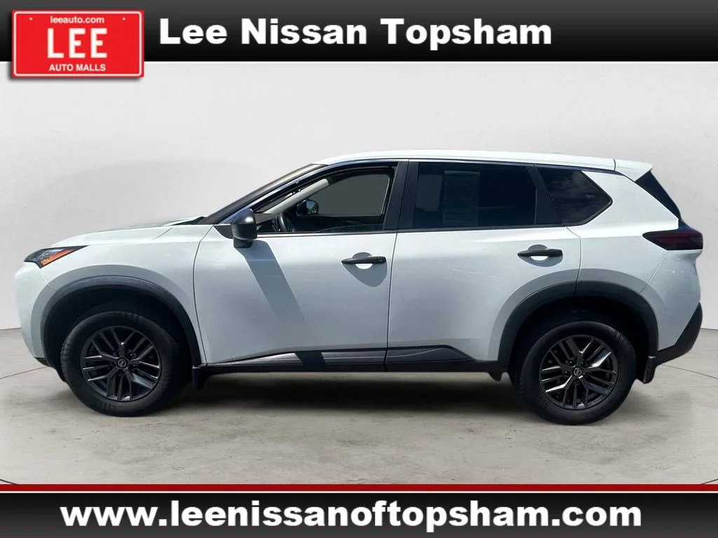 Used 2021 Glacier White Nissan S image 2
