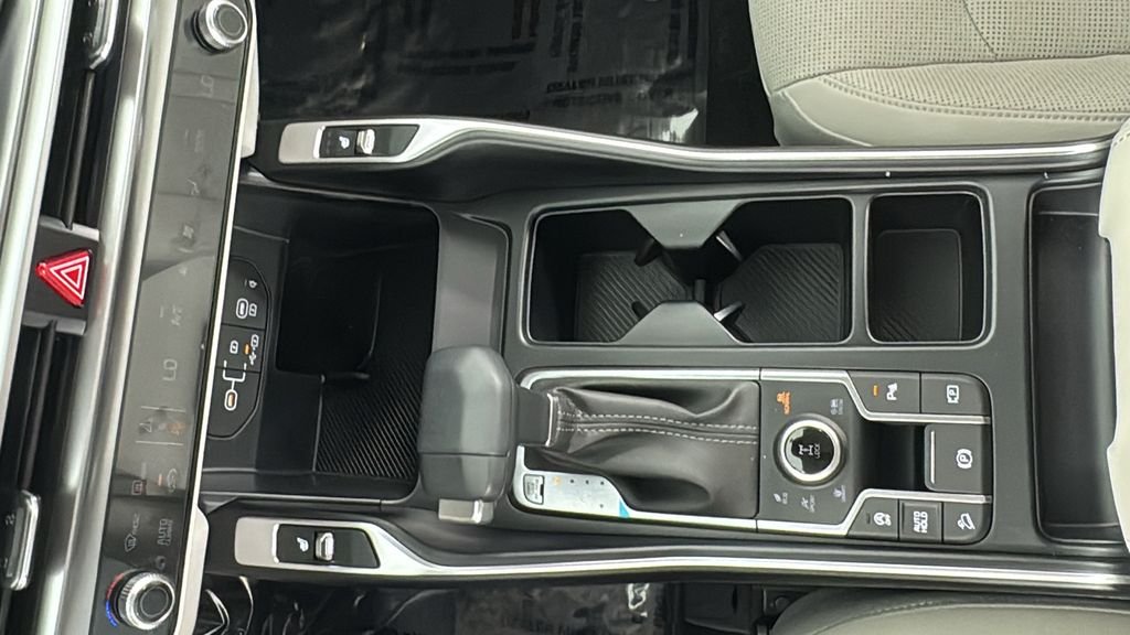 2025 Kia Sorento S - Photo 28