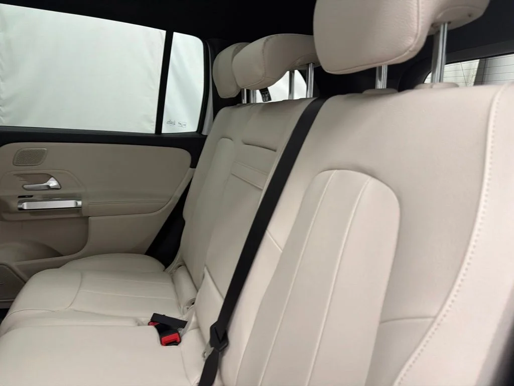 New 2026 White Mercedes-Benz GLB 250 image 18