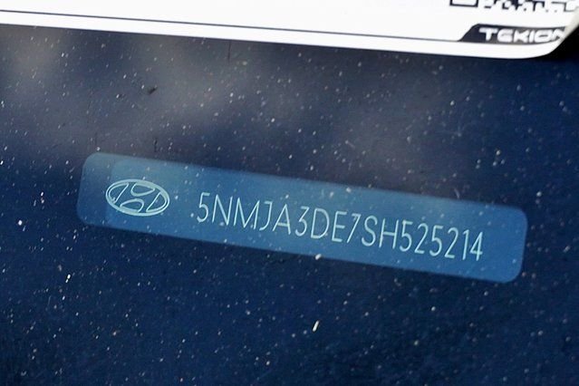 Used 2025 Black Hyundai SE image 33