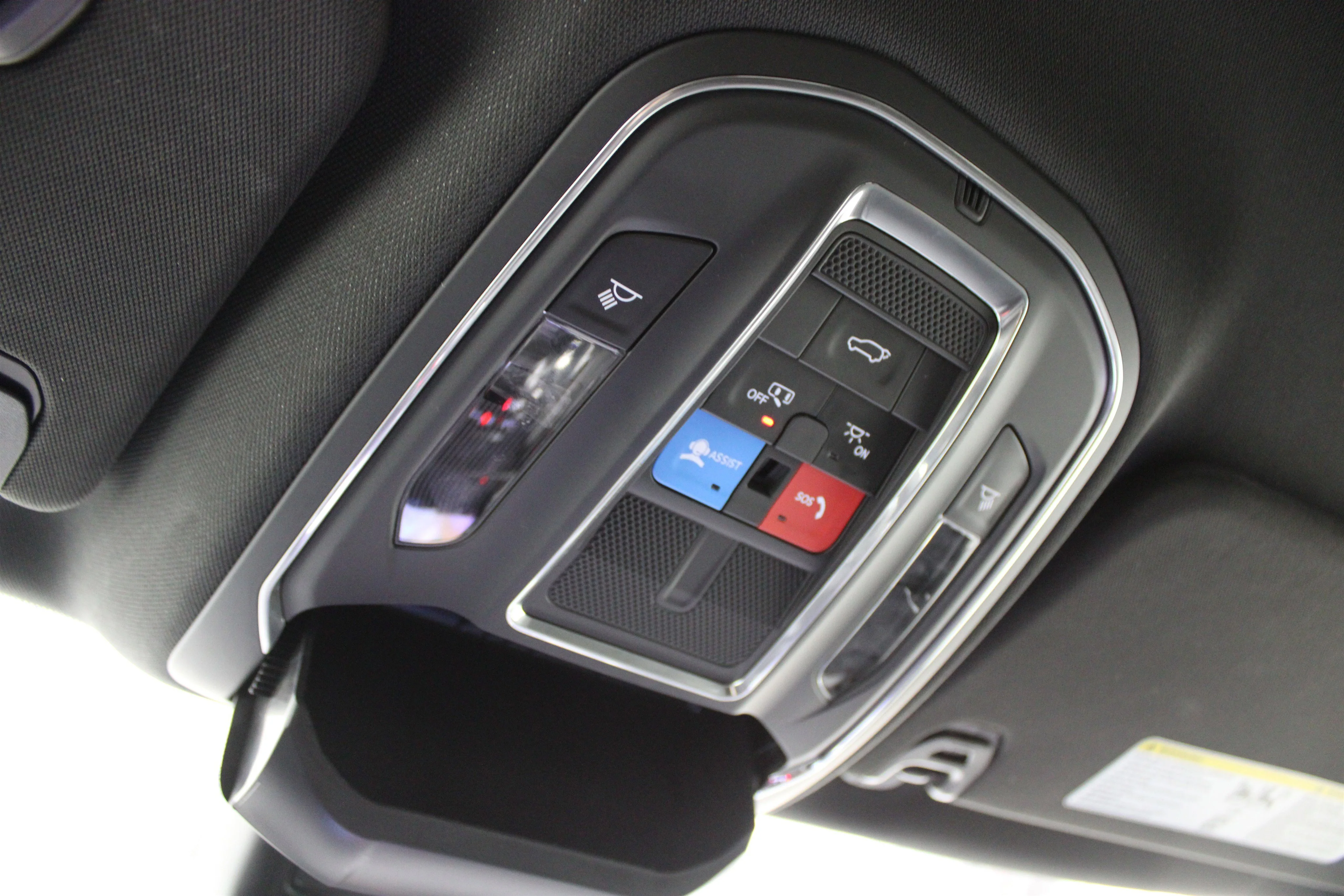 2024 Jeep Wagoneer L Series II - Photo 17