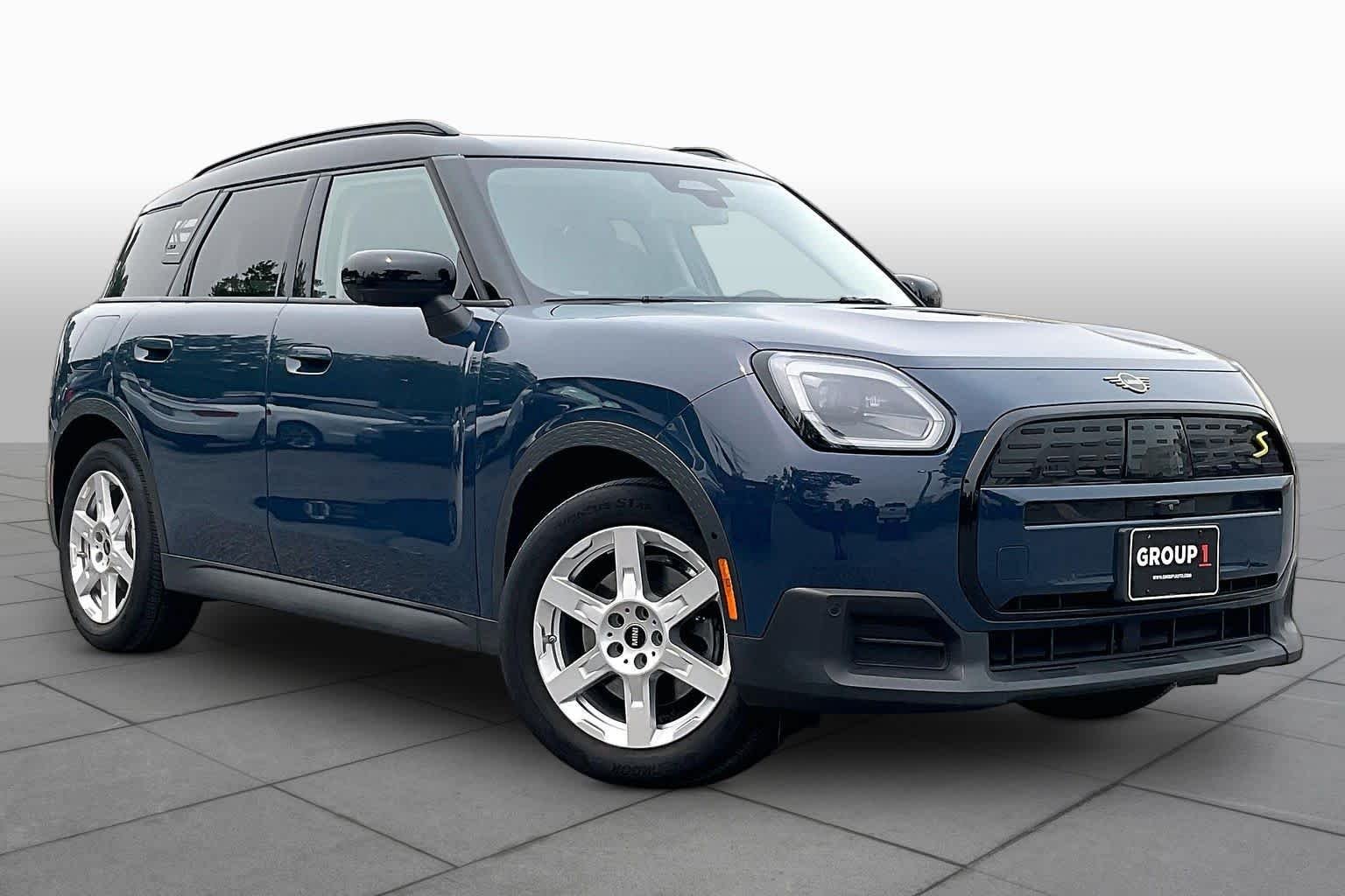 Used 2025 Indigo Sunset Blue Metallic MINI SE image 2