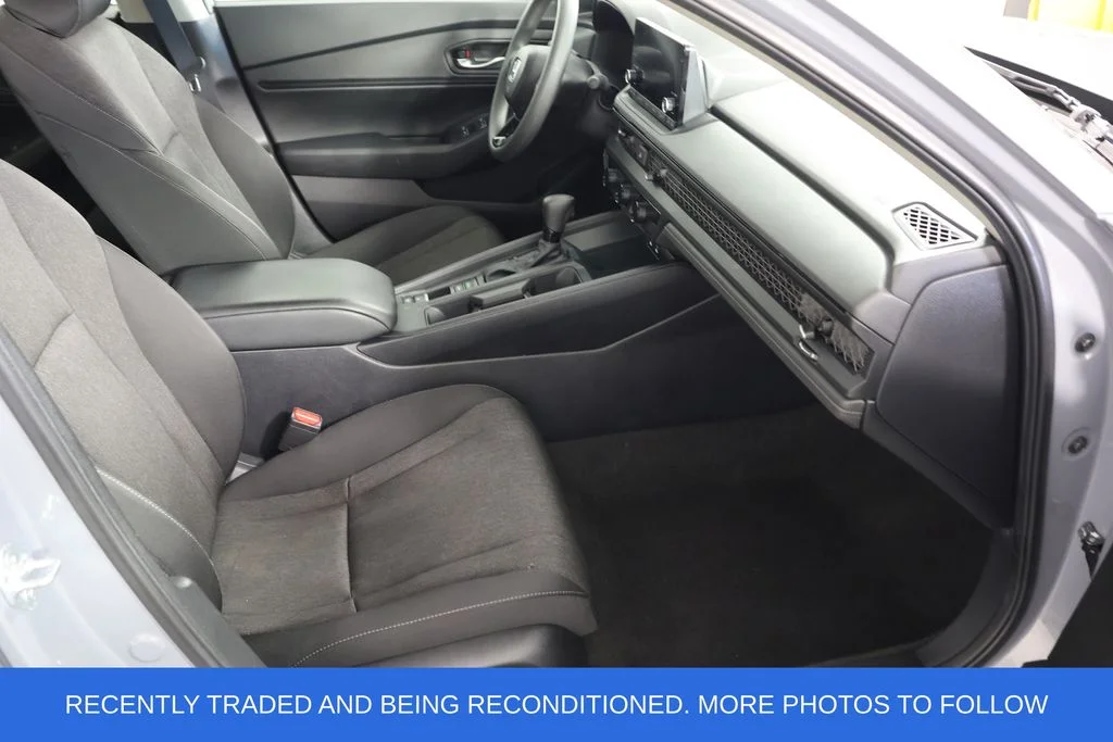 Used 2025 Gray Honda SE image 23