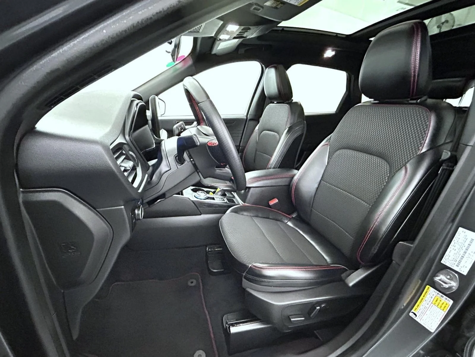 Used 2023 Gray Ford ST-Line image 10