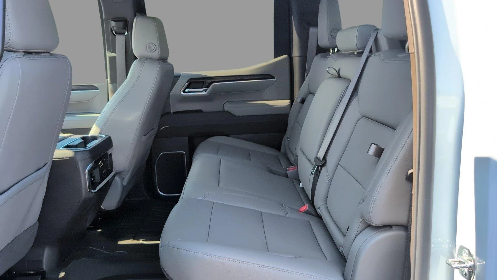 New 2026 Glacier White Tricoat GMC SLT image 37