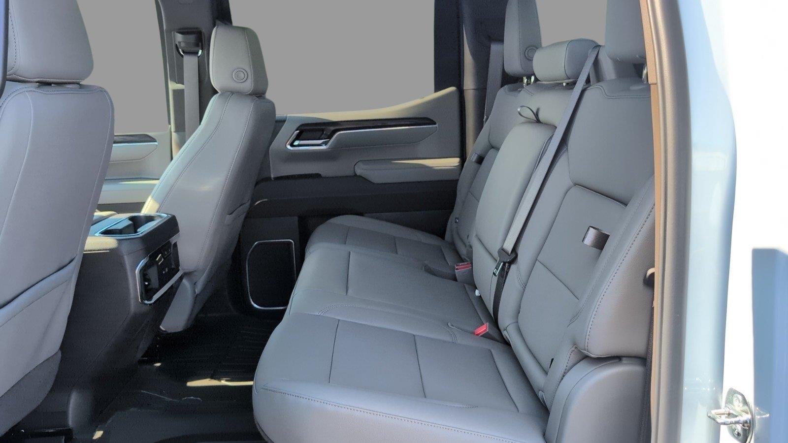 New 2026 Glacier White Tricoat GMC SLT image 37