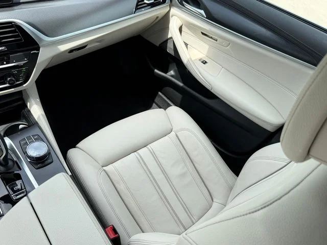 Used 2023 Black BMW M550i xDrive image 22