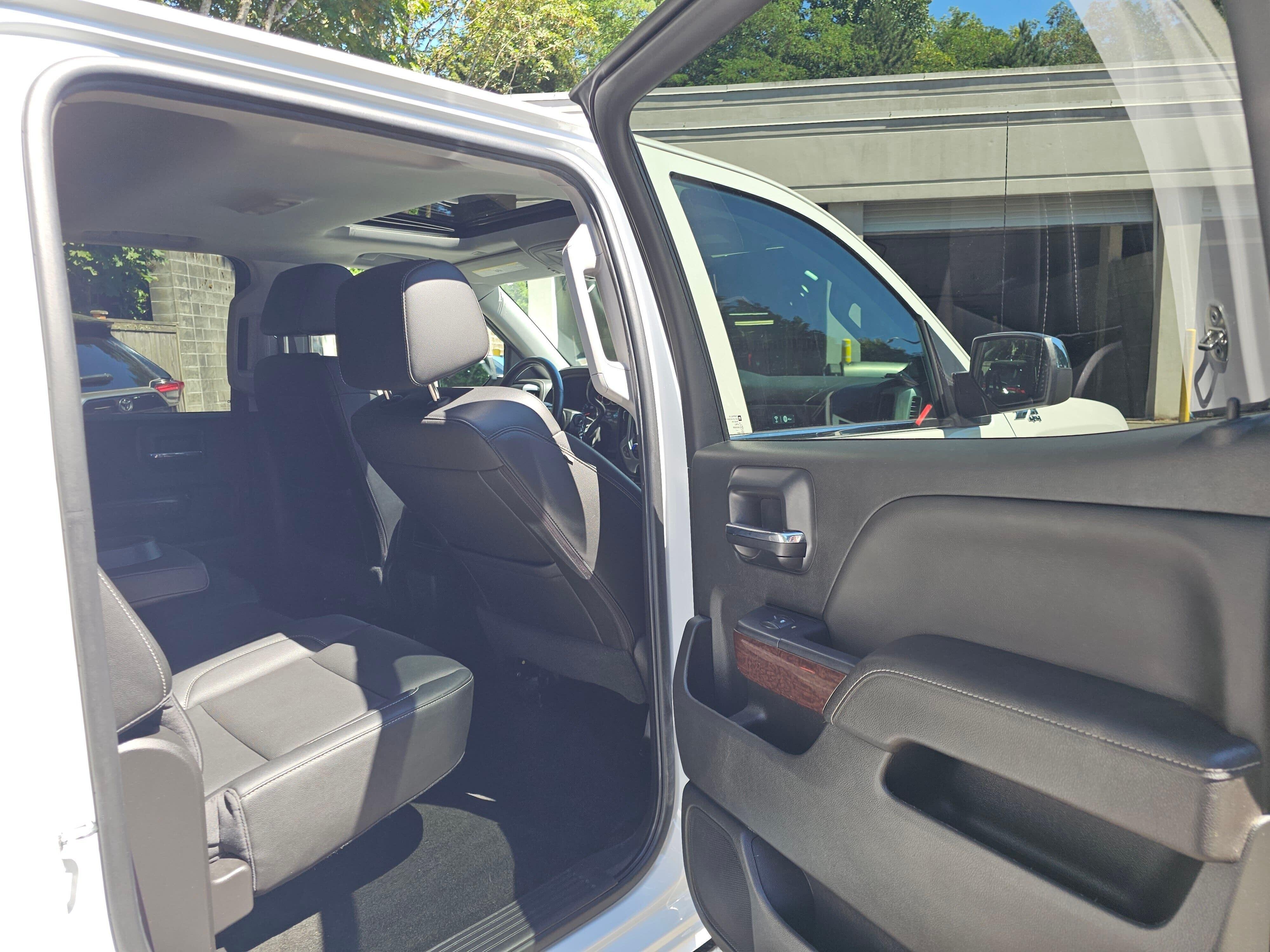 Used 2017 White Frost Tricoat GMC SLT image 15