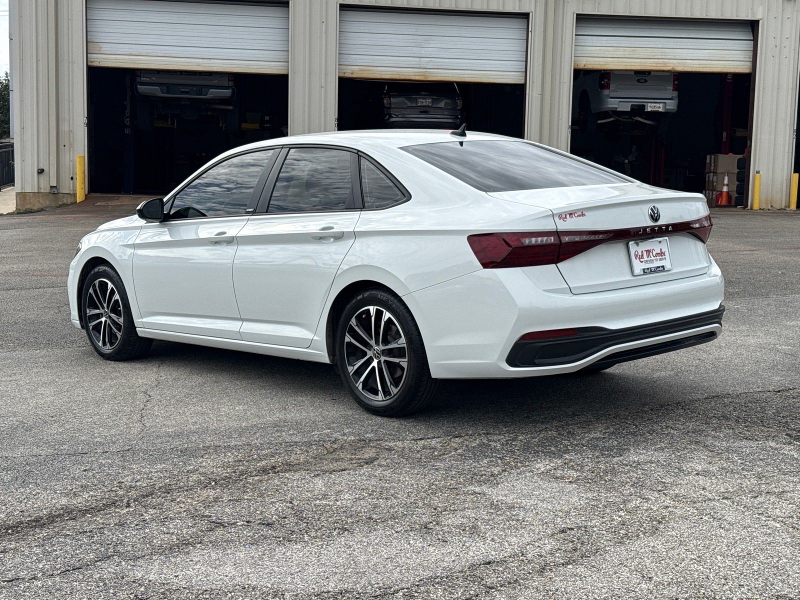 Used 2025 White Volkswagen Sport image 7