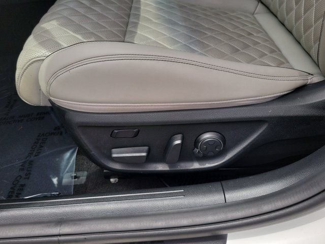 2023 GENESIS G70 Standard - Photo 15