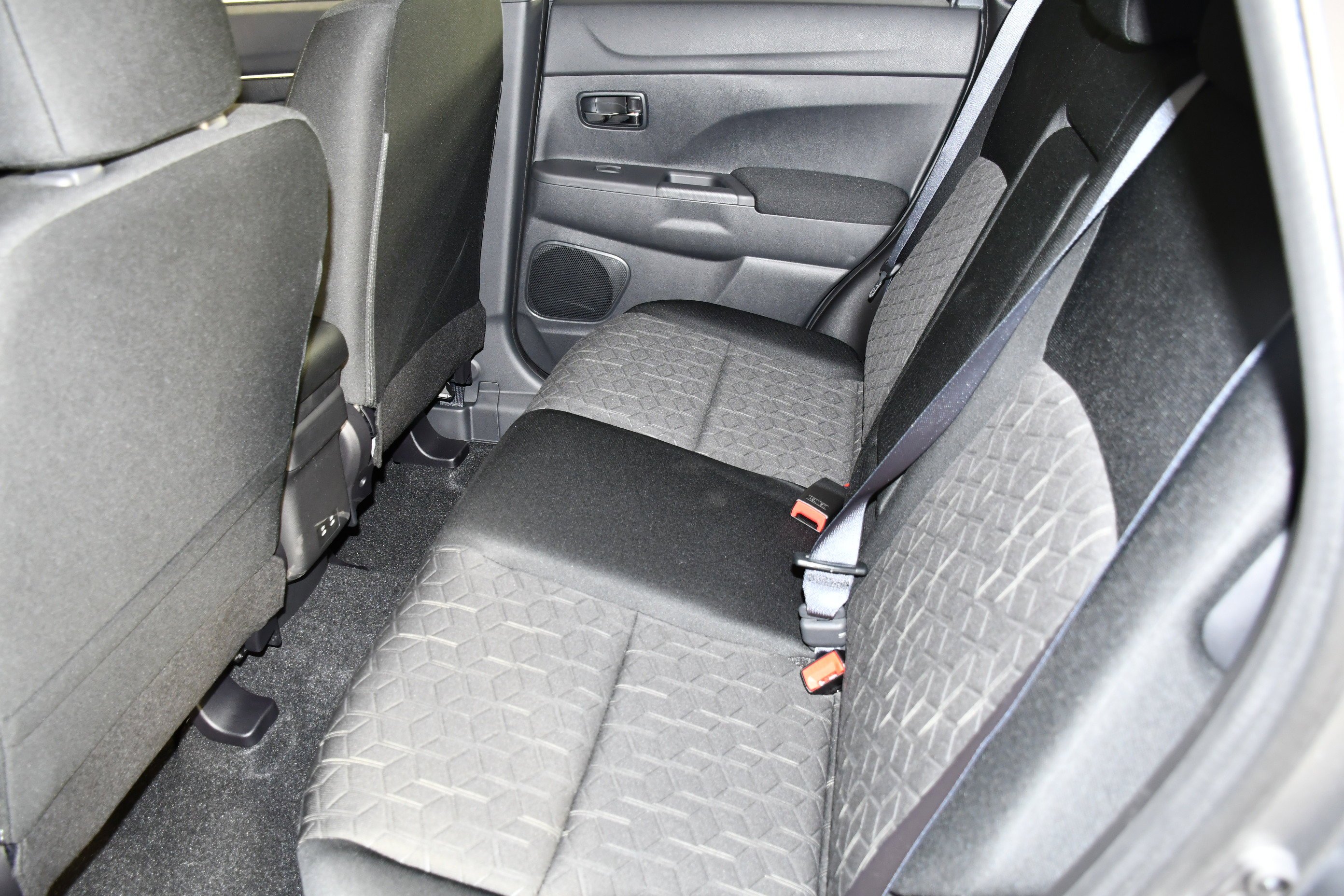 New 2026 Mercury Gray Metallic Mitsubishi Trail Edition image 15