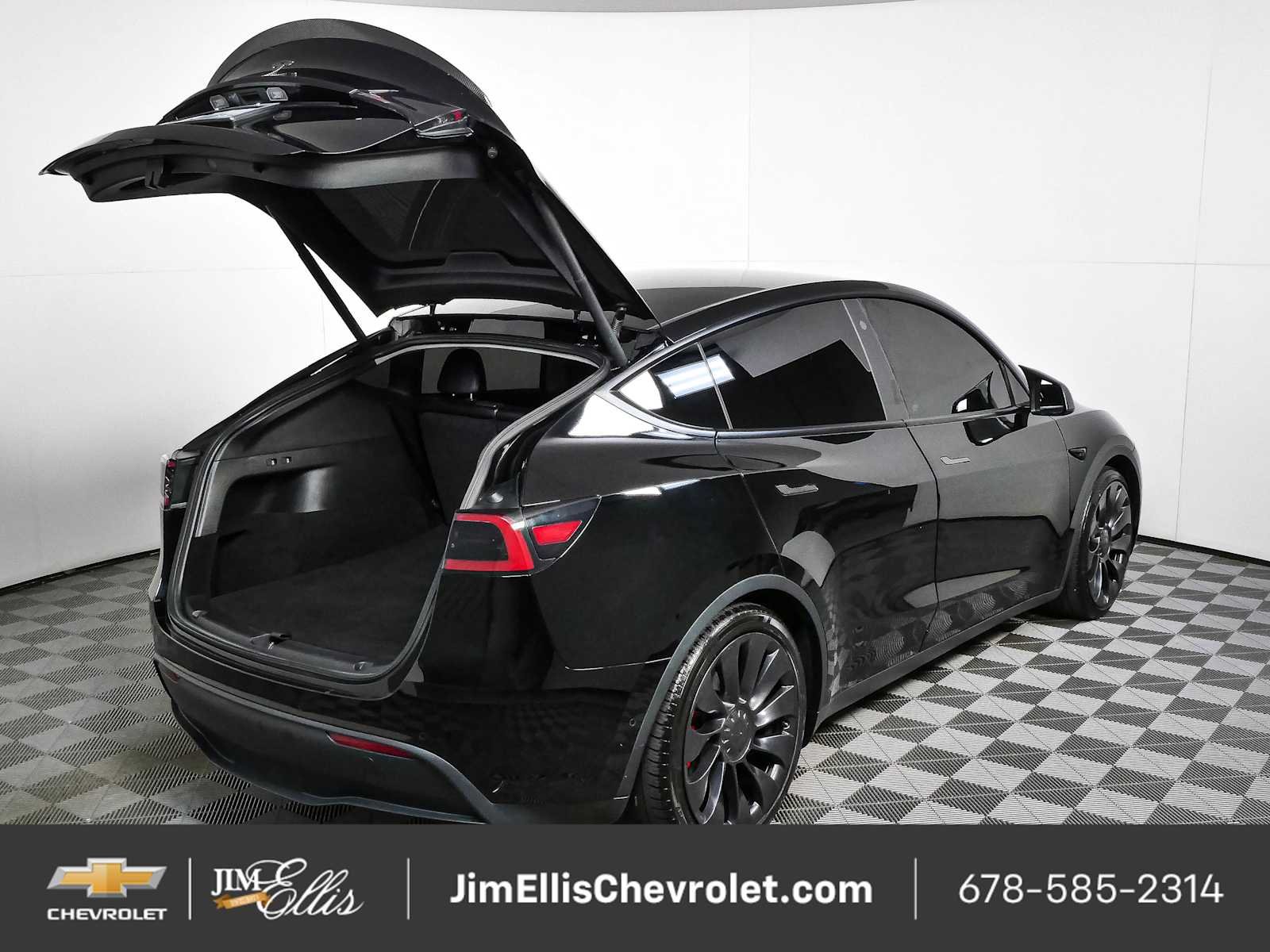Used 2022 Black Tesla Performance Dual Motor All-Wheel Drive image 24