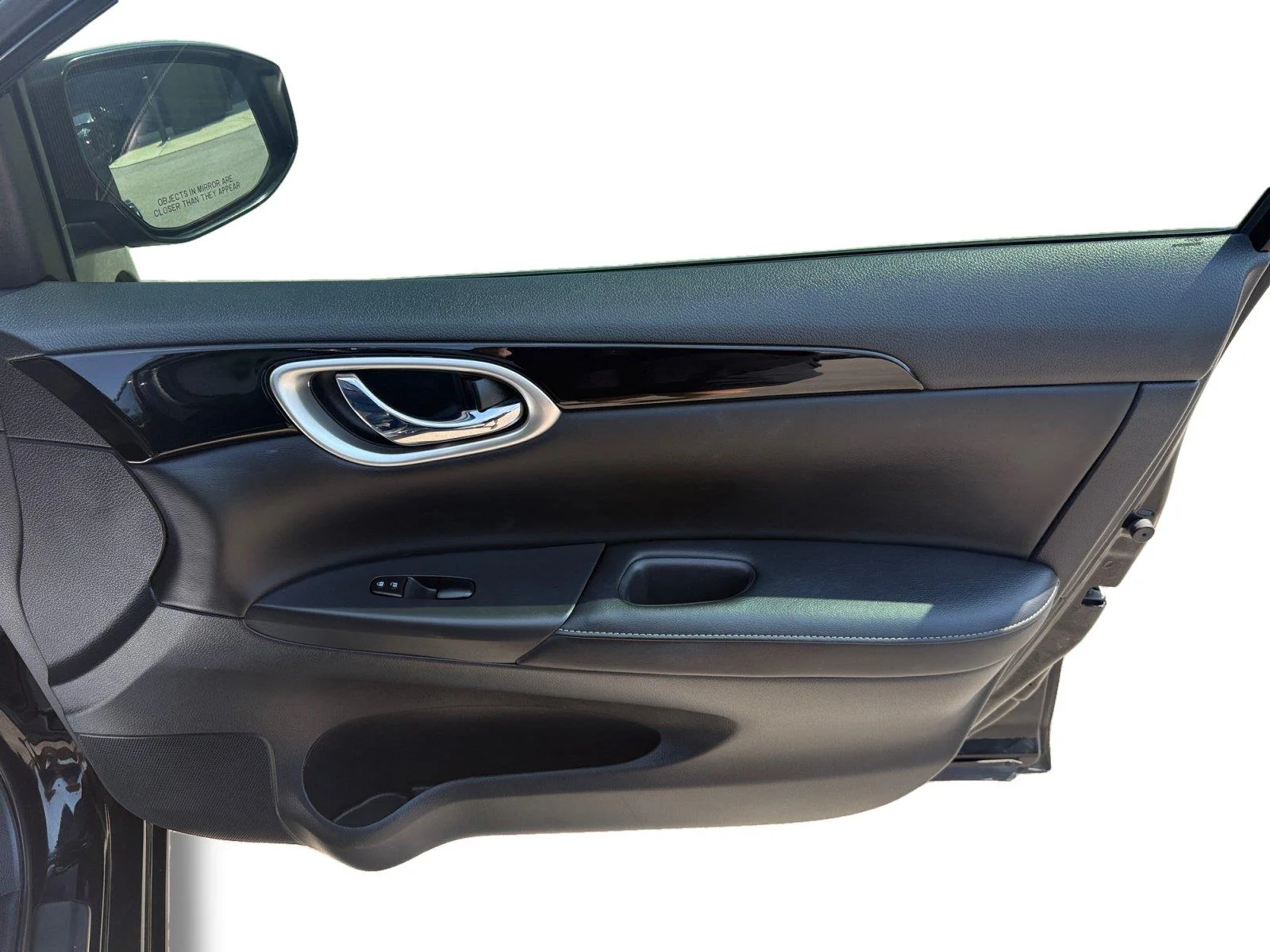 Used 2018 Super Black Nissan SL image 25