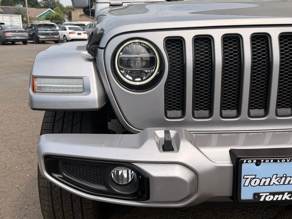 Used 2021 Billet Silver Metallic Clearcoat Jeep Unlimited Sahara High Altitude image 13