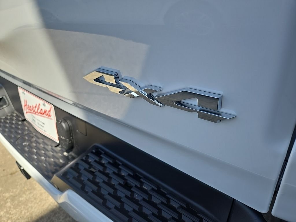 New 2026 Bright White Clear-Coat Exterior Paint RAM Laramie image 26
