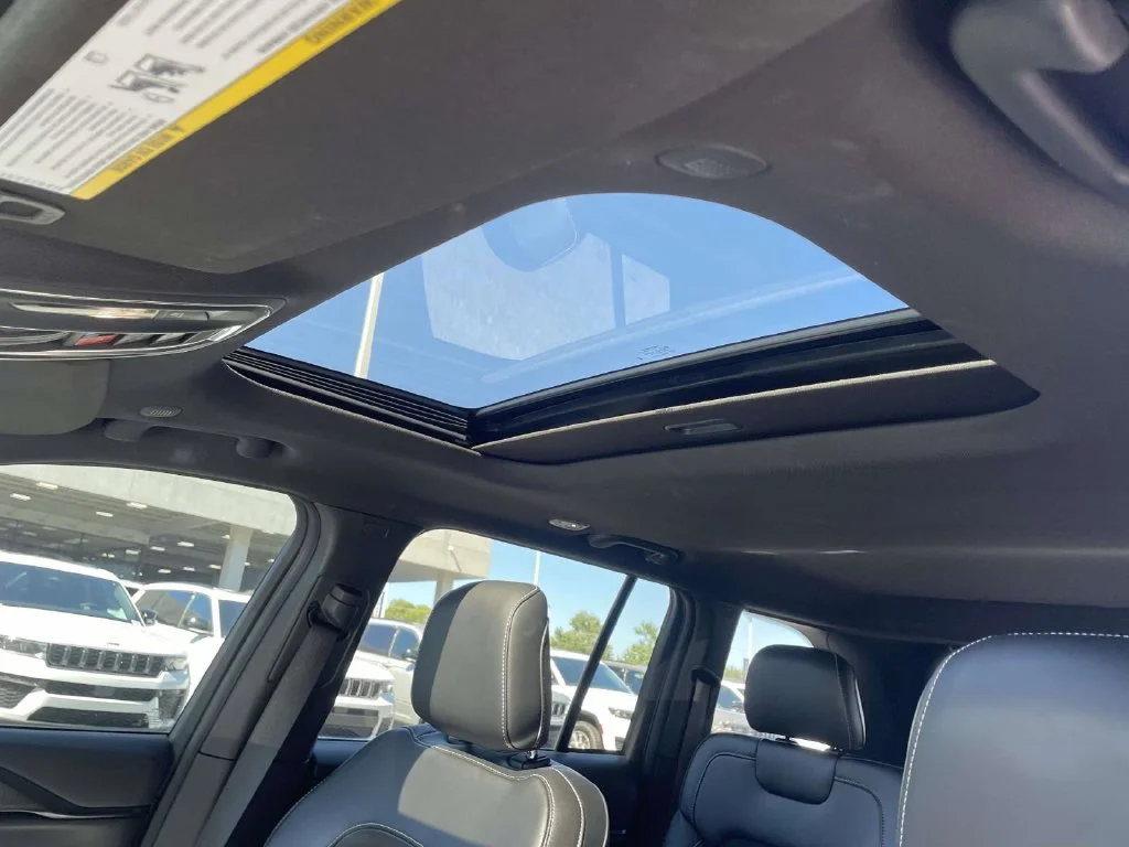 Used 2024 Silver Jeep Altitude X image 25