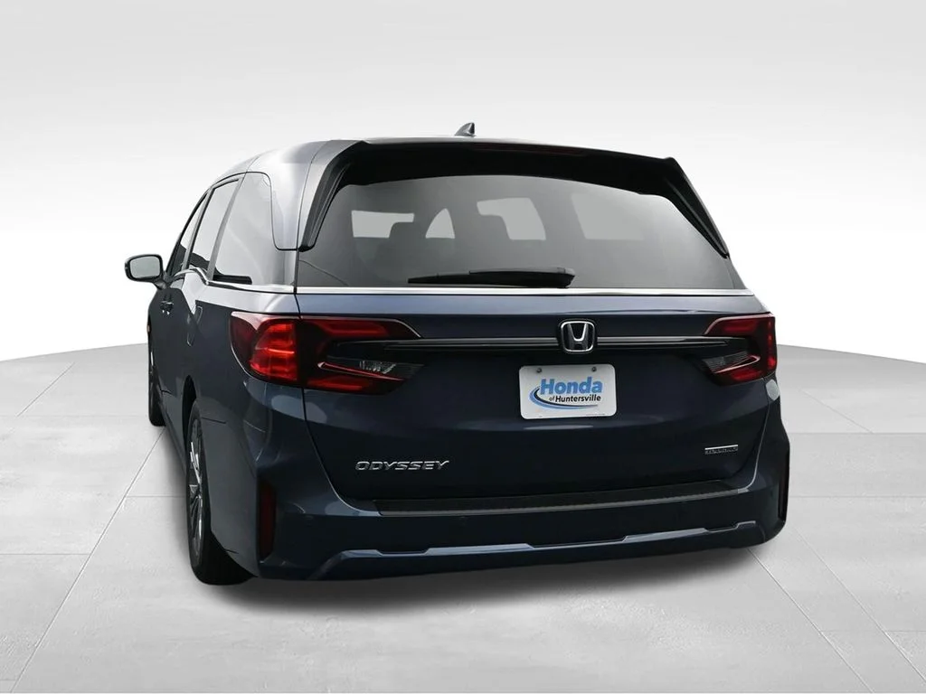 New 2026 Smoke Blue Pearl Honda Touring image 6