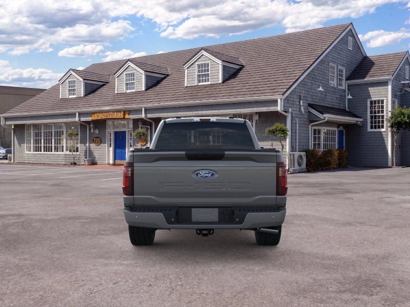 New 2026 Carbonized Gray Metallic Ford XLT image 5