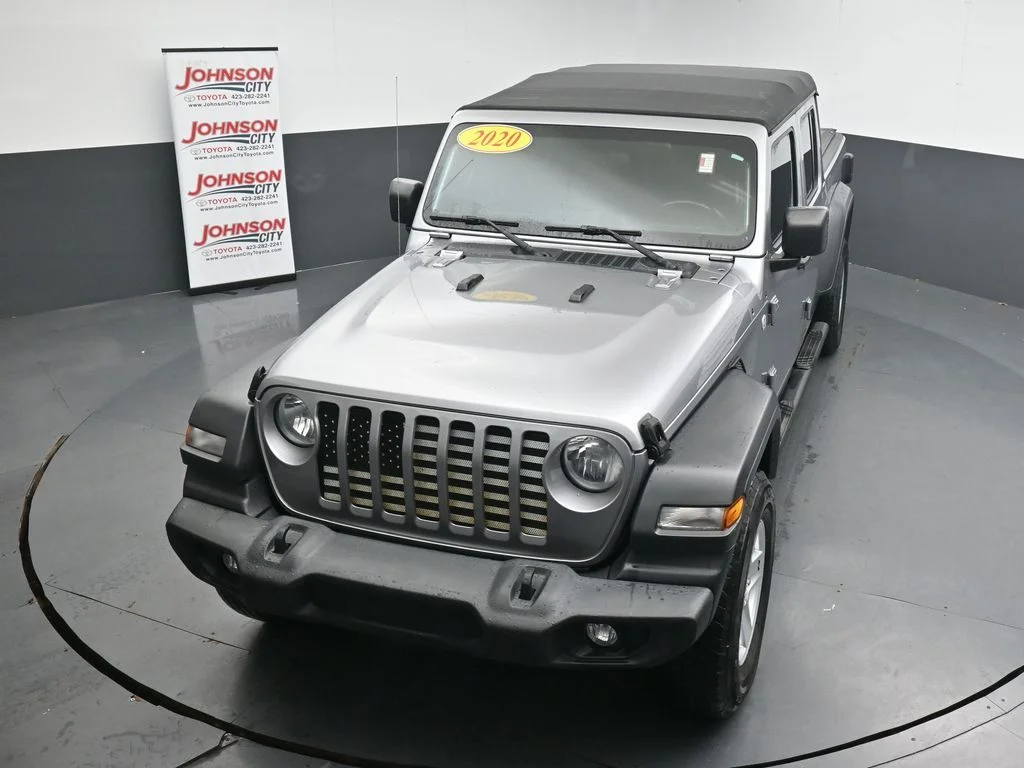 Used 2020 Silver Jeep Sport image 26