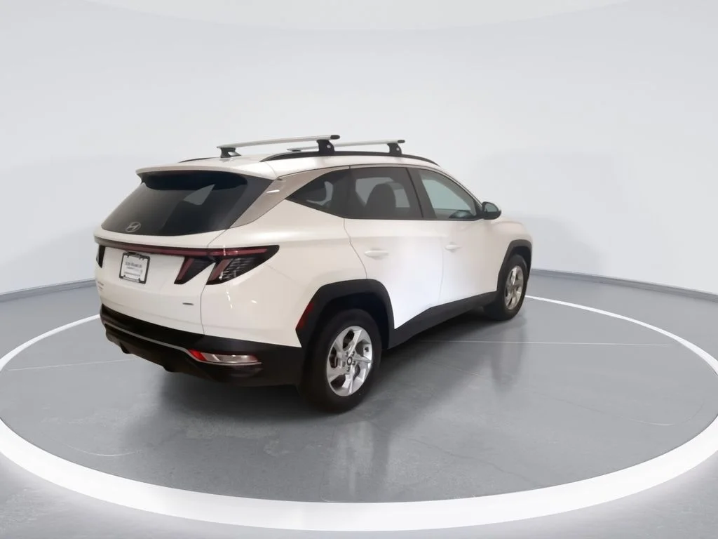 Used 2023 White Hyundai SEL image 9