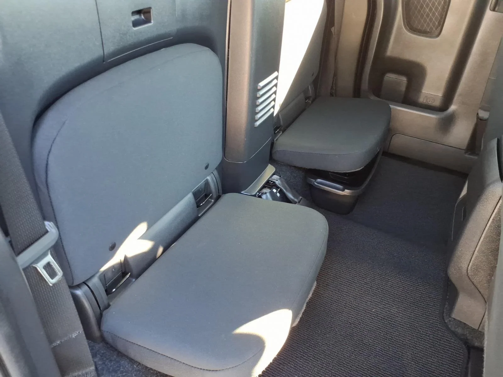 Used 2026 Glacier White Nissan S image 22