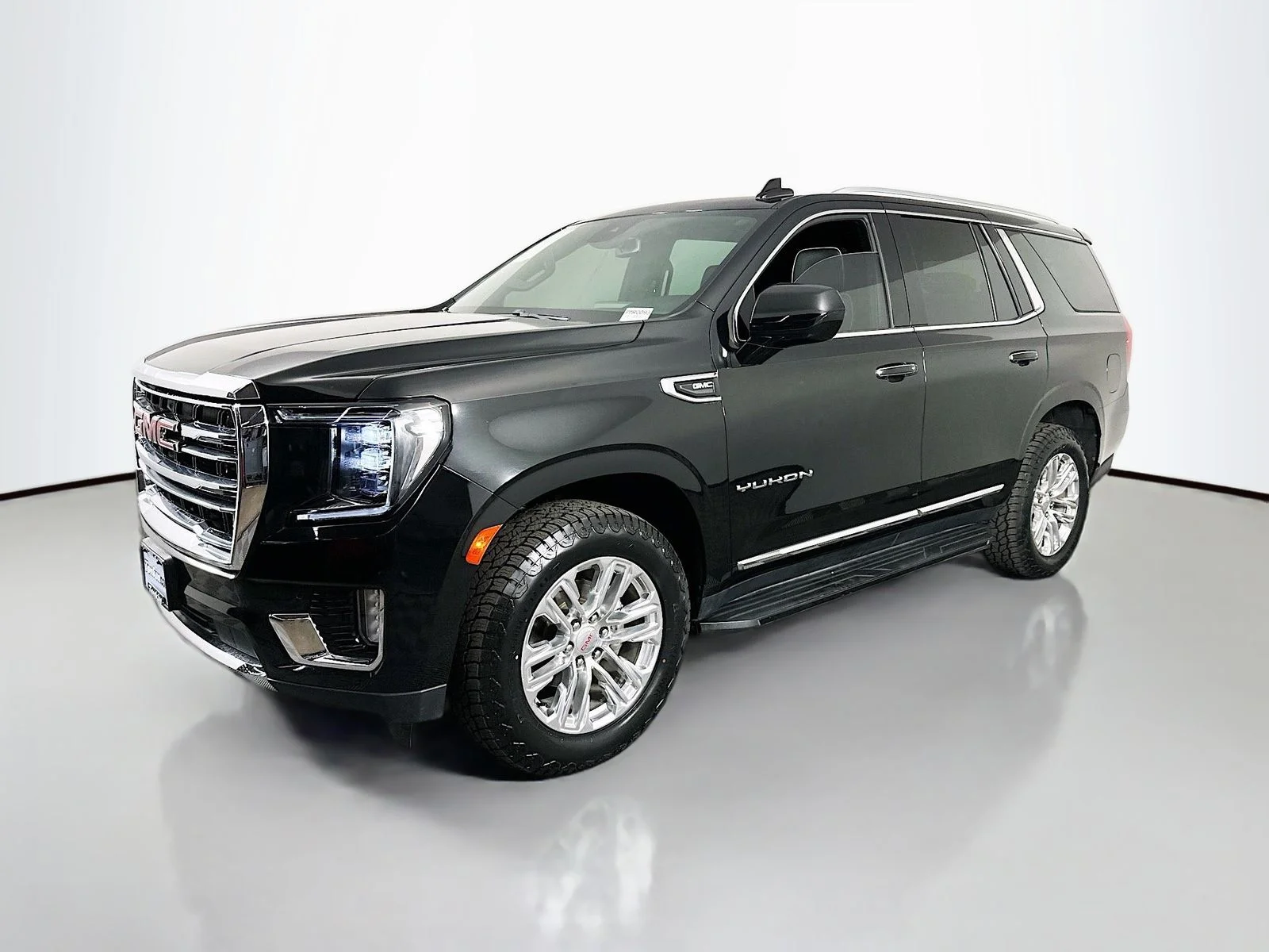 Used 2023 Onyx Black GMC SLT image 3