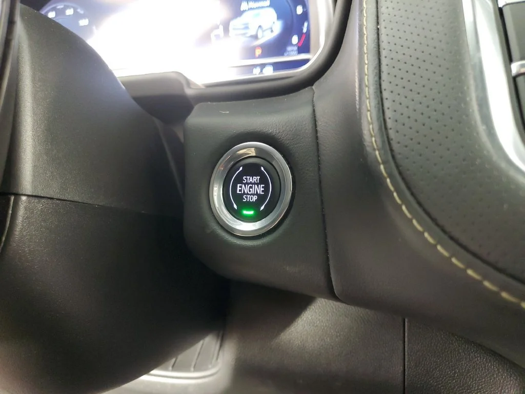 Used 2023 BLACK Chevrolet Premier image 22