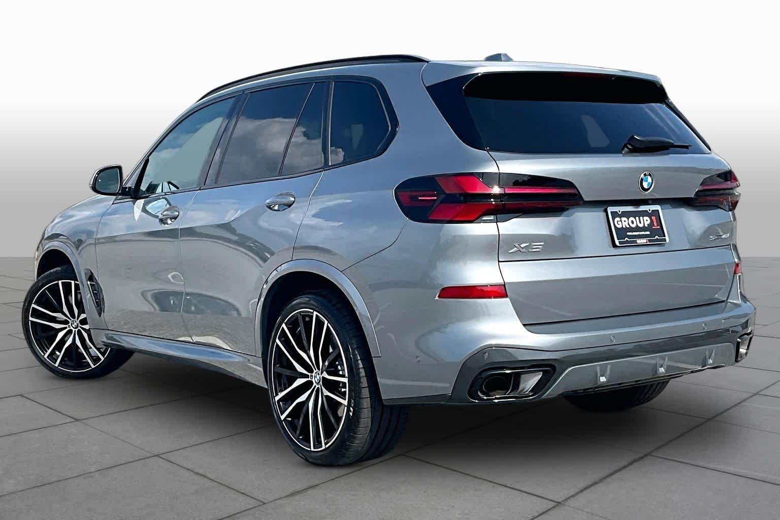 Used 2026 Skyscraper Grey Metallic BMW sDrive40i image 12