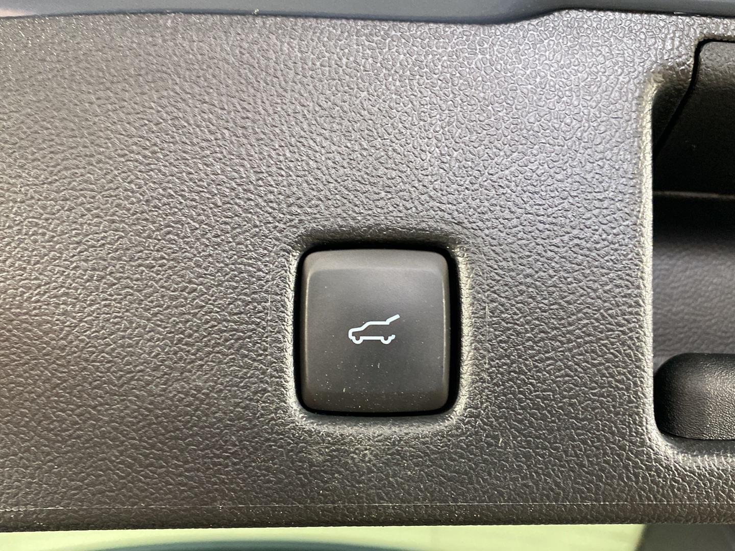 Used 2025 Vapor Blue Ford Active image 17