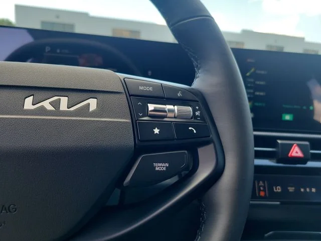 New 2027 Vesta Blue Kia EX image 17