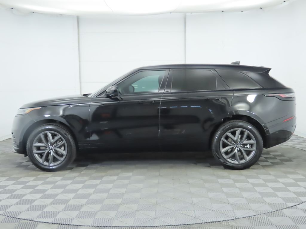 Used 2026 Santorini Black Metallic Land Rover Dynamic SE image 8