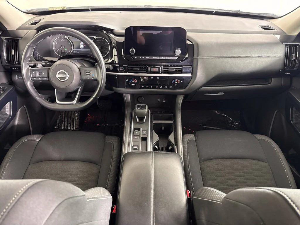 Used 2025 White Nissan SV image 14