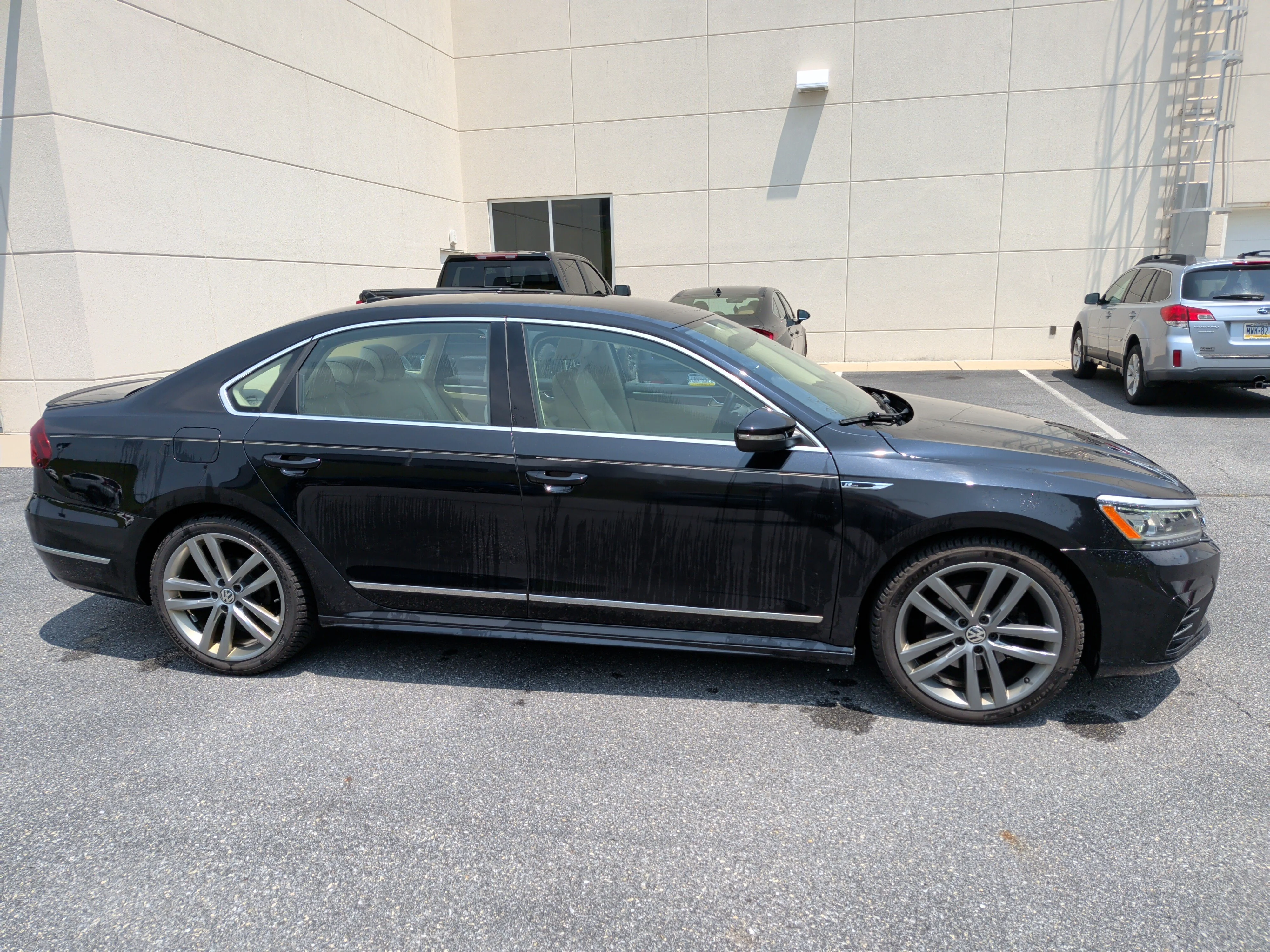 Used 2017 Deep Black Pearl Volkswagen R-Line w/Comfort Pkg image 2