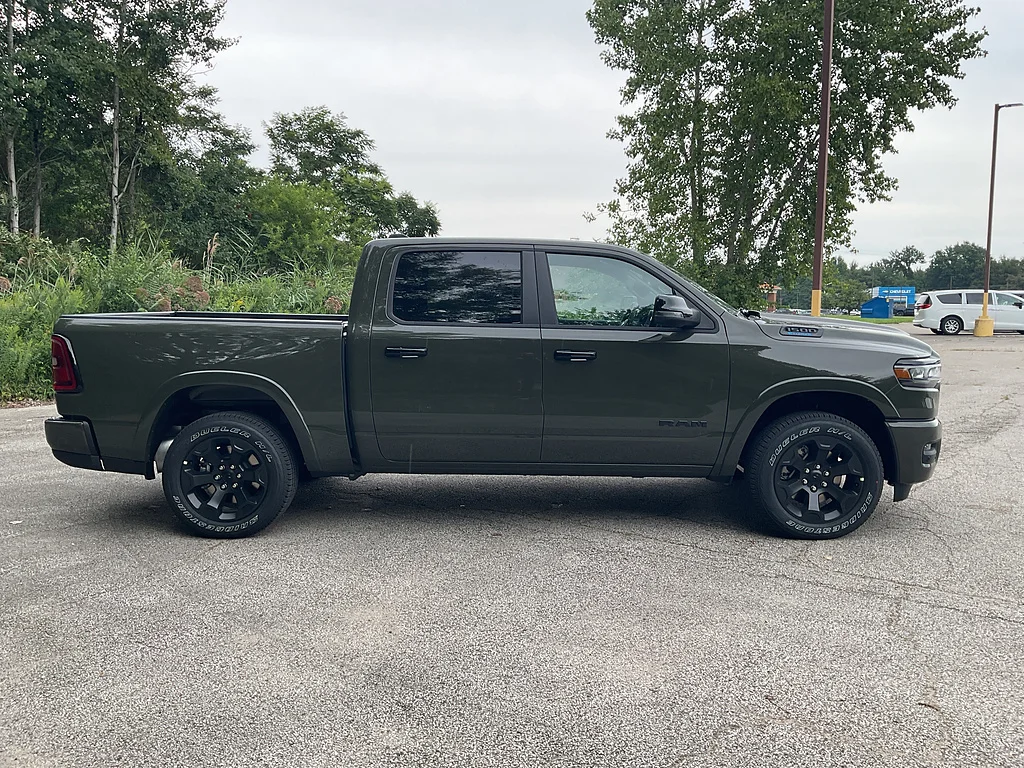 New 2026 Tank RAM Big Horn Crew Cab 4x4 5