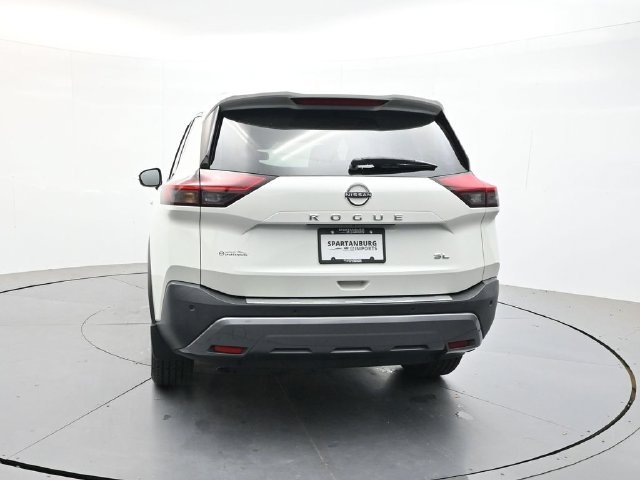 Used 2023 White Nissan SL image 6
