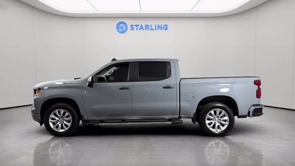 Used 2025 Slate Gray Metallic Chevrolet Custom image 4
