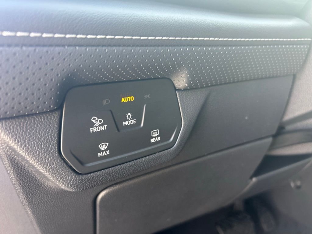 New 2026 Black Volkswagen SE w/Technology image 53