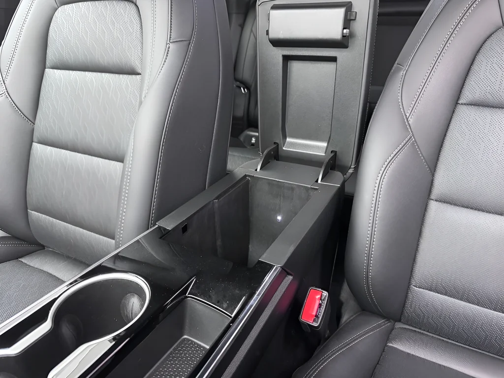 Used 2025 Lakeshore Blue Chevrolet LT image 22