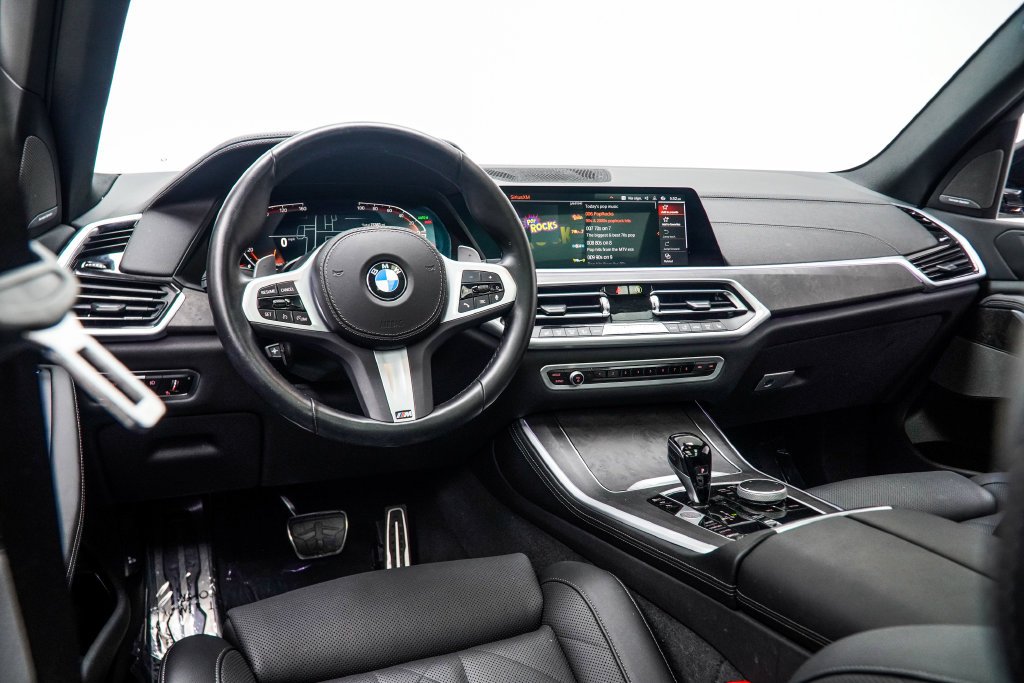 Used 2023 White BMW sDrive40i image 18