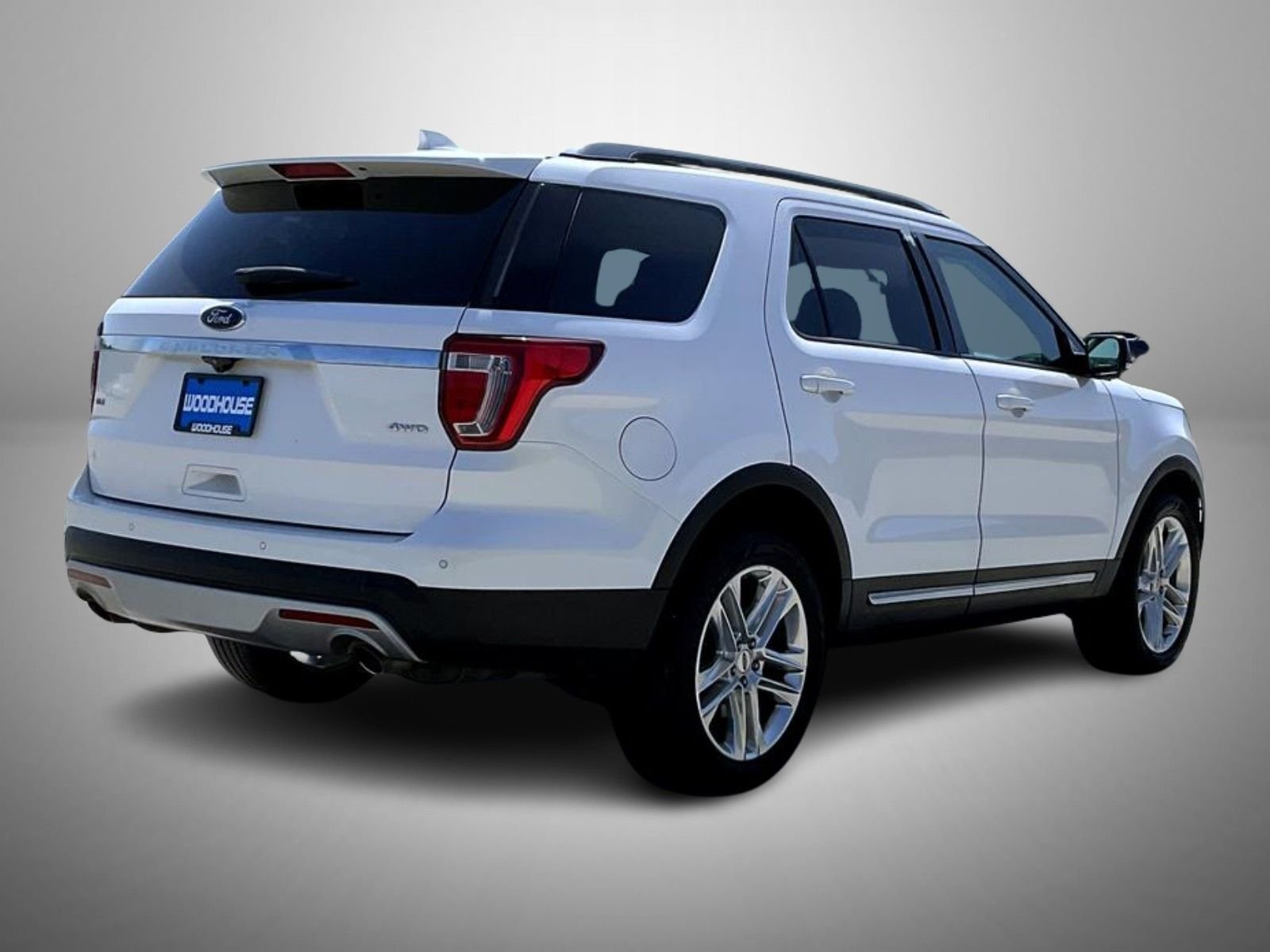 Used 2017 White Ford XLT image 5