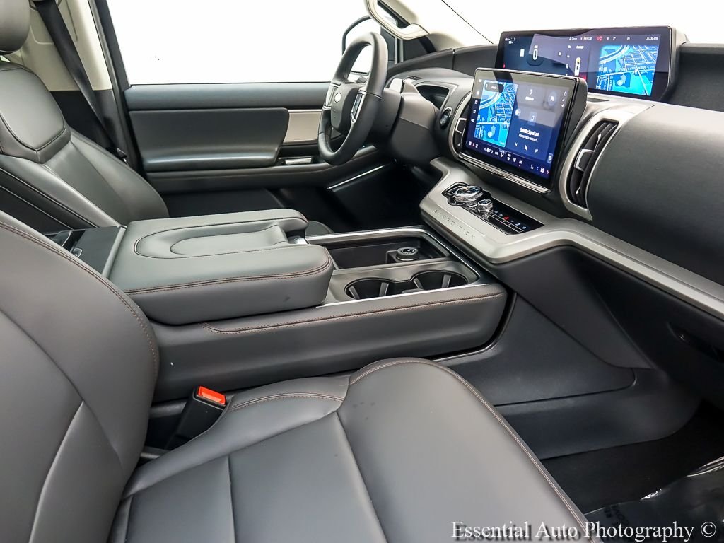Used 2025 Oxford White Ford Active image 29