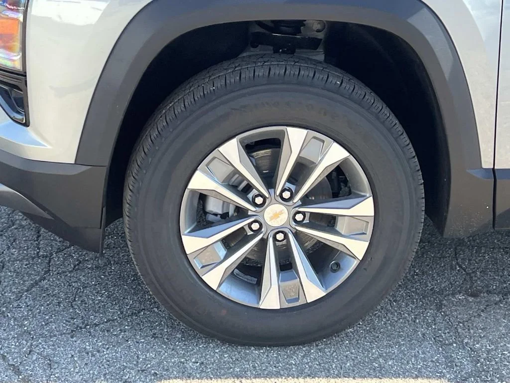 2026 Chevrolet Equinox LT - Photo 25