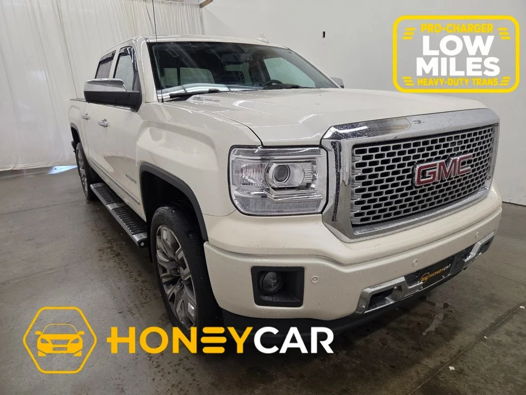 2015 GMC Sierra 4WD Crew Cab Short Box's photo