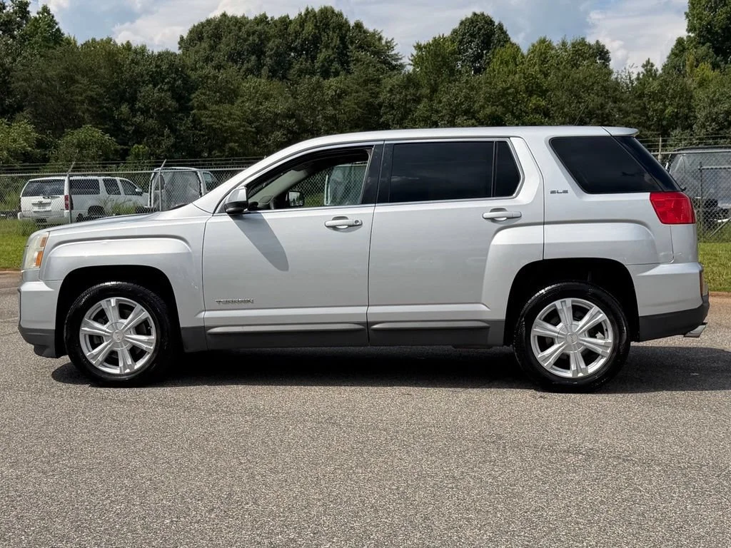 Used 2017 QUICKSILVER METALLIC GMC SLE image 33